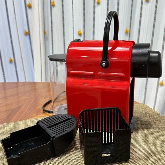 Nespresso Inissia - Picture 1 of 4